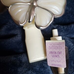 Bath & Body Works Fresh Cut Lilacs Wallflowers Fragrance Refill And Wallflower